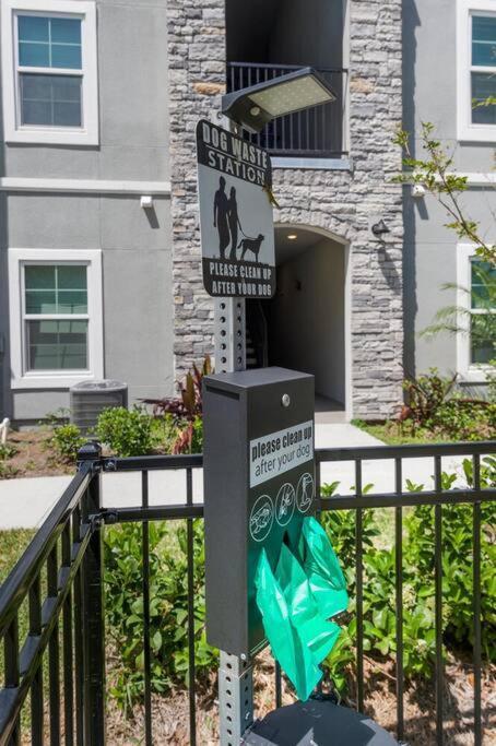 Elegant 2 Bed/2 Bath In Fl *